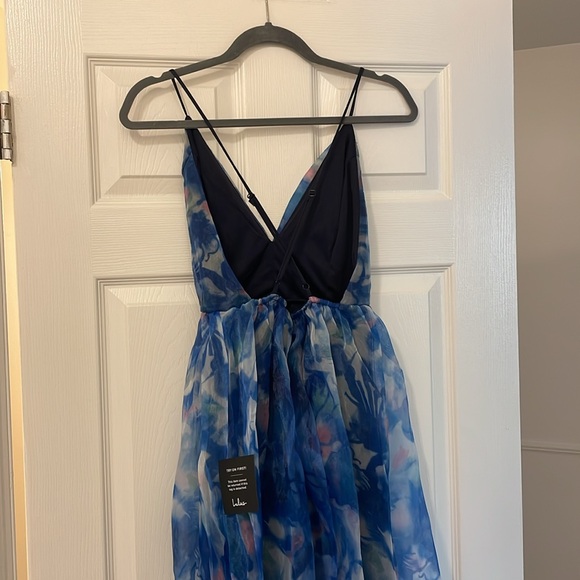 GORGEOUS LULUS MAXI! NEW WITH TAGS. - Picture 3 of 4